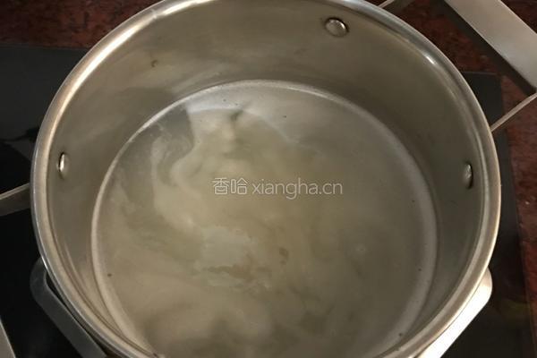 皮蛋肉末粥的做法图解1
