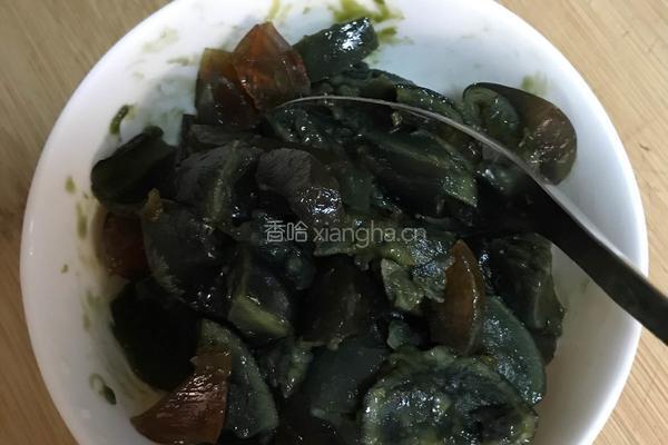 皮蛋肉末粥的做法图解3