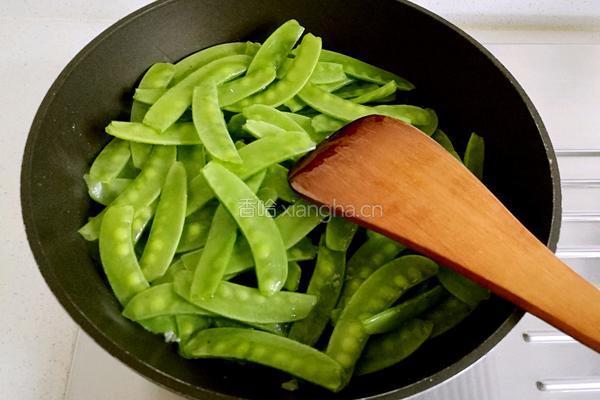 蒜香荷兰豆的做法图解3
