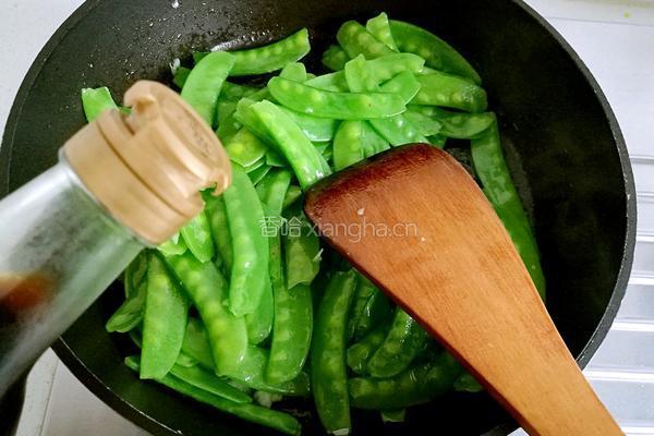 蒜香荷兰豆的做法图解4