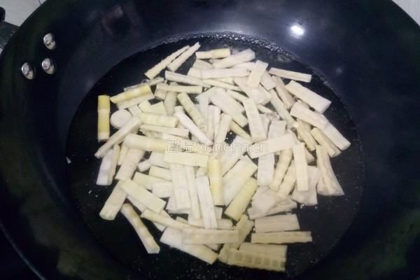排骨烧水笋的做法图解4