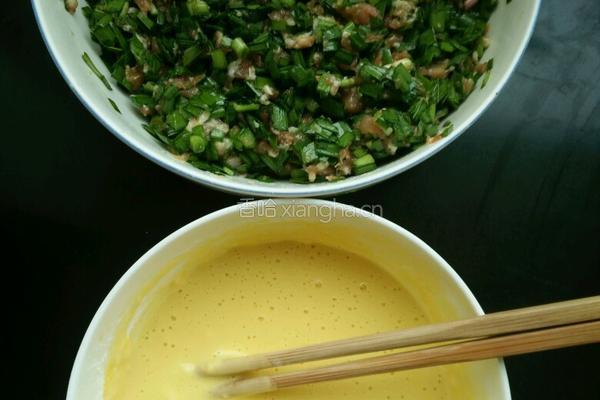 韭菜饼的做法图解1