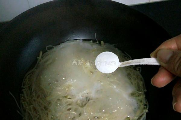 麻辣金针菇的做法图解4