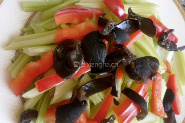 芹菜炒肉丝的做法图解6
