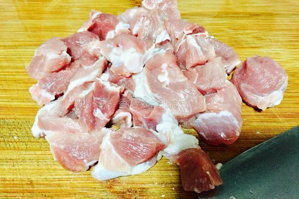 石斛花旗参炖瘦肉的做法图解4