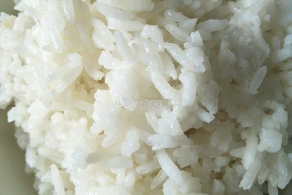 酱油炒饭的做法图解3