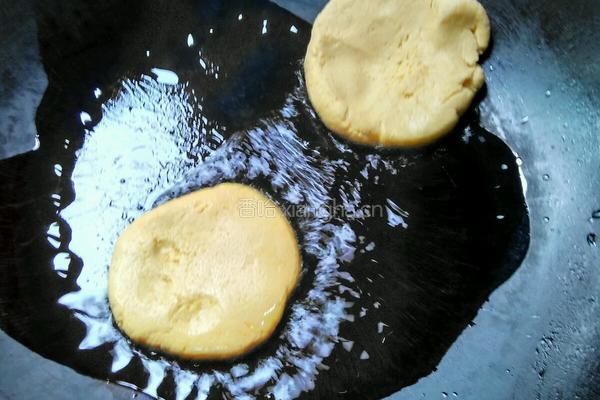 炸南瓜饼的做法图解7