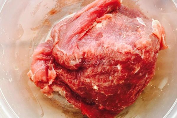 孜然牛肉的做法图解1