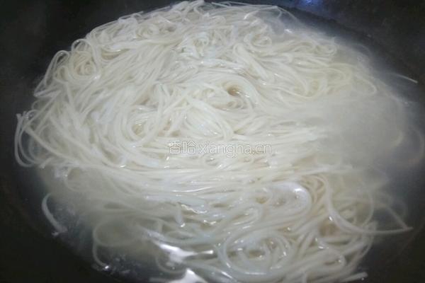 老屋私房菜简易版炸酱面的做法图解1