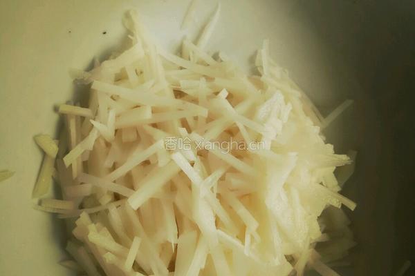 土豆丝蛋饼的做法图解1