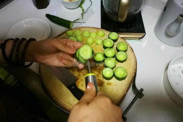 一口一个黄瓜炖蛋的做法图解2