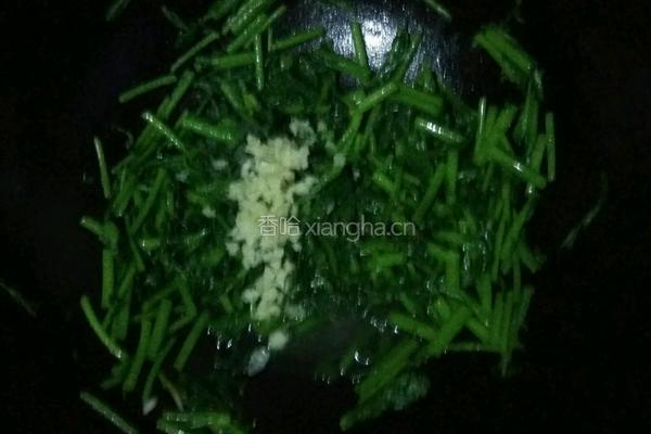 炒茼蒿的做法图解4