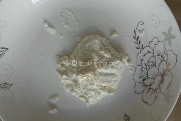 手工做新鲜的意大利里科塔乳清奶酪(纯乳清奶酪)乳清芝士