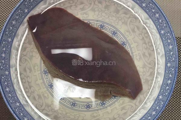 爆炒猪肝的做法图解1