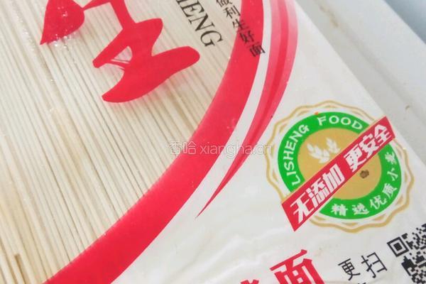 油渣芹菜打卤面的做法图解1