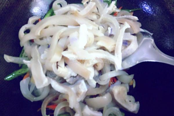 双椒炒肉皮的做法图解7