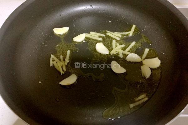 西兰花炒蘑菇的做法图解4