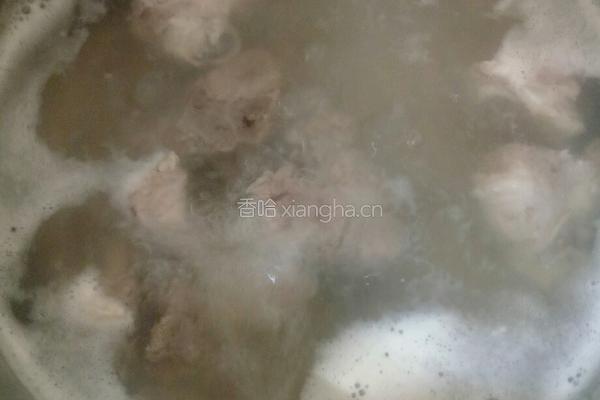 虫草花骨头汤的做法图解1