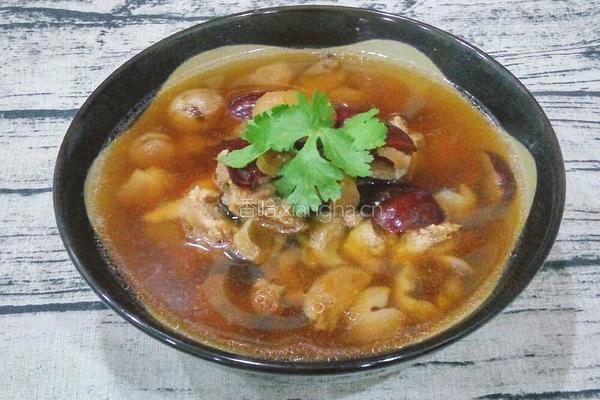 桂圆肉红枣煲猪骨的做法图解6