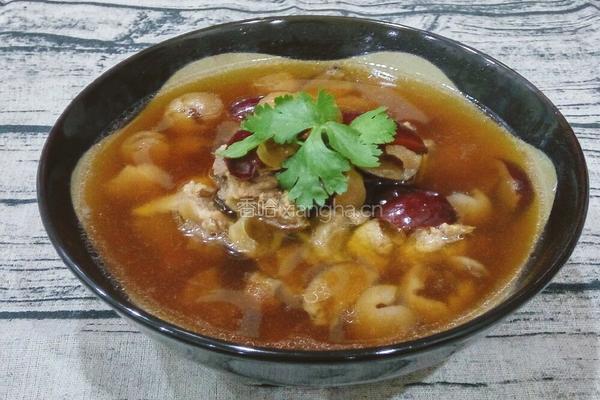 桂圆肉红枣煲猪骨的做法图解7