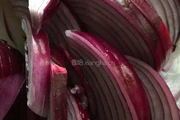 肉末炒葱头的做法图解1