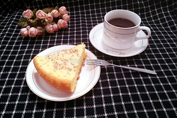 蛋糕（电饭煲版）的做法图解1