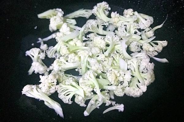 番茄炒椰菜花的做法图解6