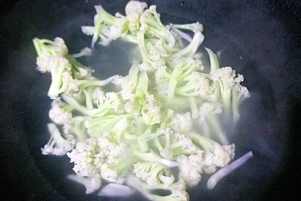番茄炒椰菜花的做法图解7