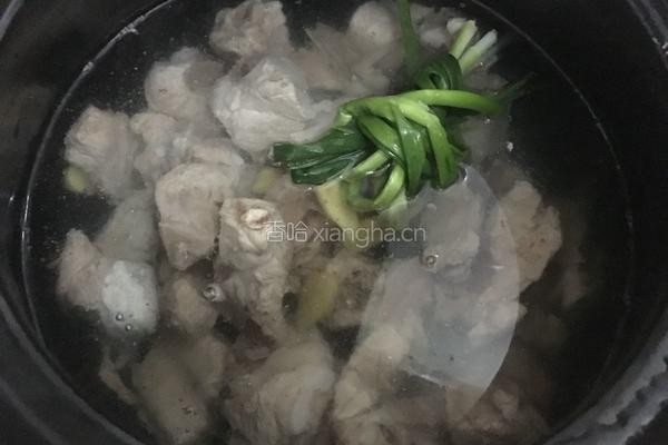 冬瓜玉米排骨汤的做法图解5