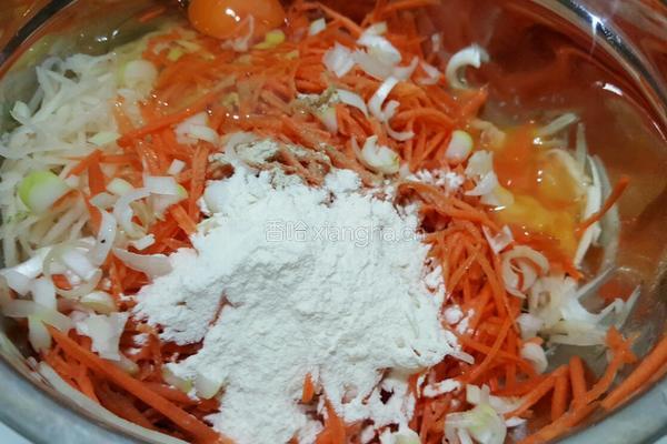 胡萝卜土豆丝饼的做法图解3