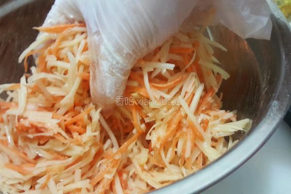 胡萝卜土豆丝饼的做法图解4