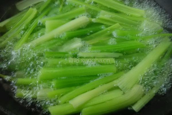 芹菜肉馅锅贴的做法图解10