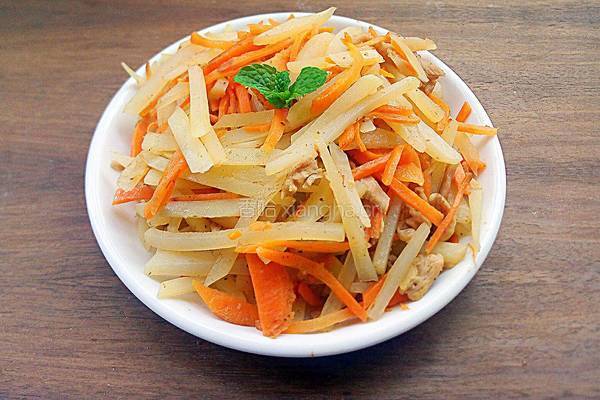 两丝炒鸡肉的做法图解21