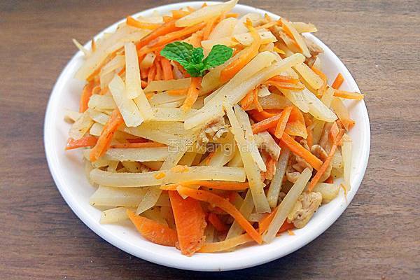 两丝炒鸡肉的做法图解22