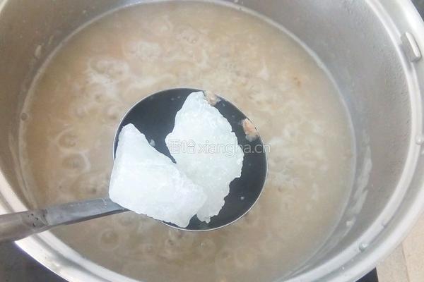 桂圆莲子粥的做法图解5