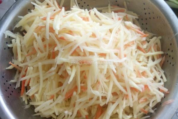鸟巢土豆饼的做法图解1