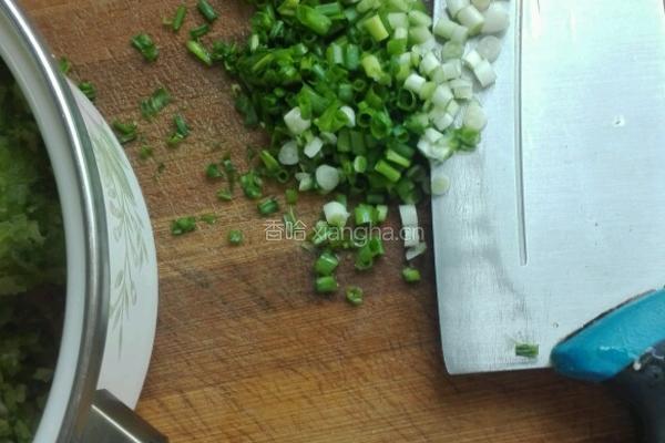 芹菜猪肉饺子的做法图解6