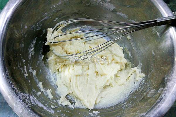 葱香肉松蛋糕卷的做法图解5