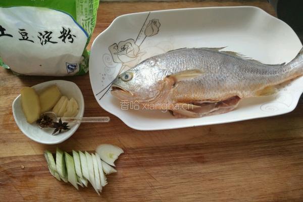 红烧黄花鱼的做法图解2