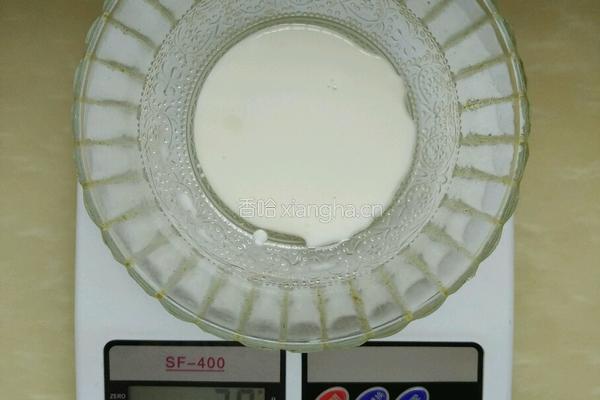 奶香黑米蒸糕的做法图解2