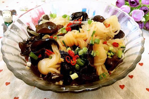 黑木耳拌魔芋结的做法图解8
