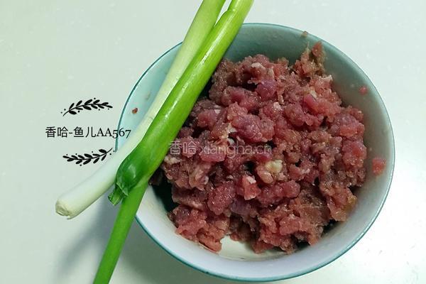 牛肉香菜馅儿的做法图解1