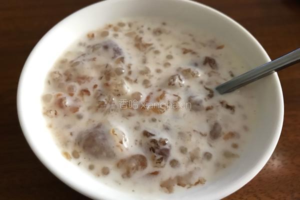 桃胶牛奶西米露