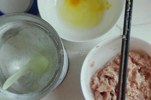 三鲜饺子的做法图解1