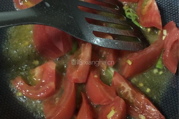 番茄炒海鲜菇的做法图解5