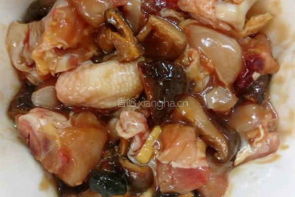 冬菇蒸鸡腿肉的做法图解3
