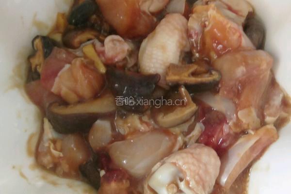 冬菇蒸鸡腿肉的做法图解4