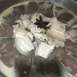 酸菜炖白肉的做法[图]