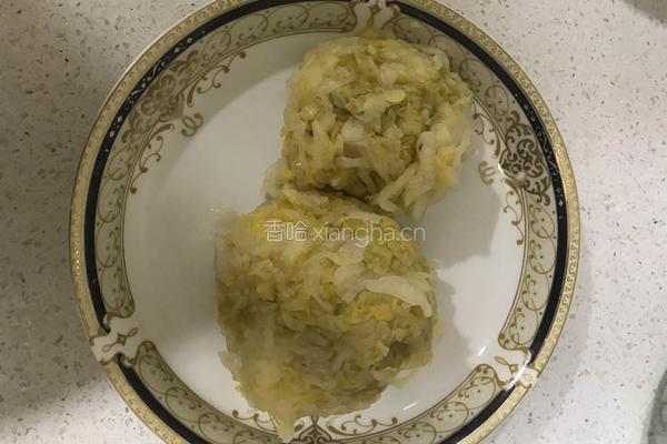 酸菜炖白肉的做法图解2