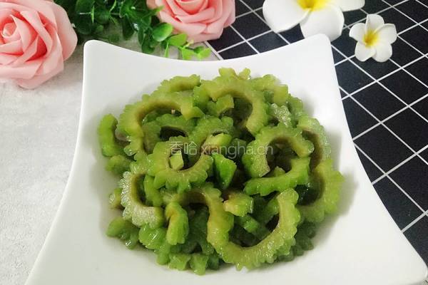 凉拌苦瓜的做法图解2